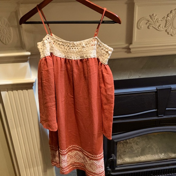 Coral off the shoulder linen dress - Picture 2 of 8